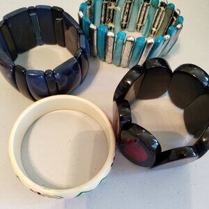 Lot #3 bangle vintage